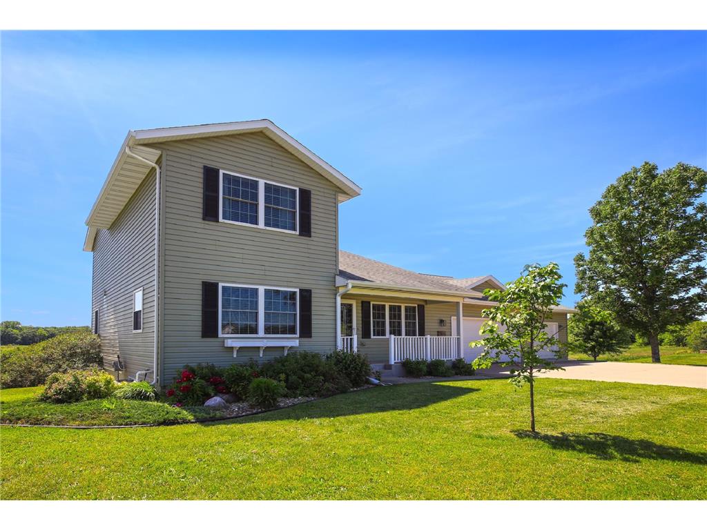 2404 6th Street NE Waseca MN 56093 6551915 image1