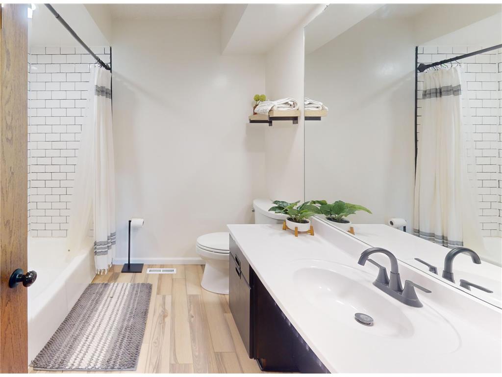 2404 8th Avenue SW Austin MN 55912 6776090 image32