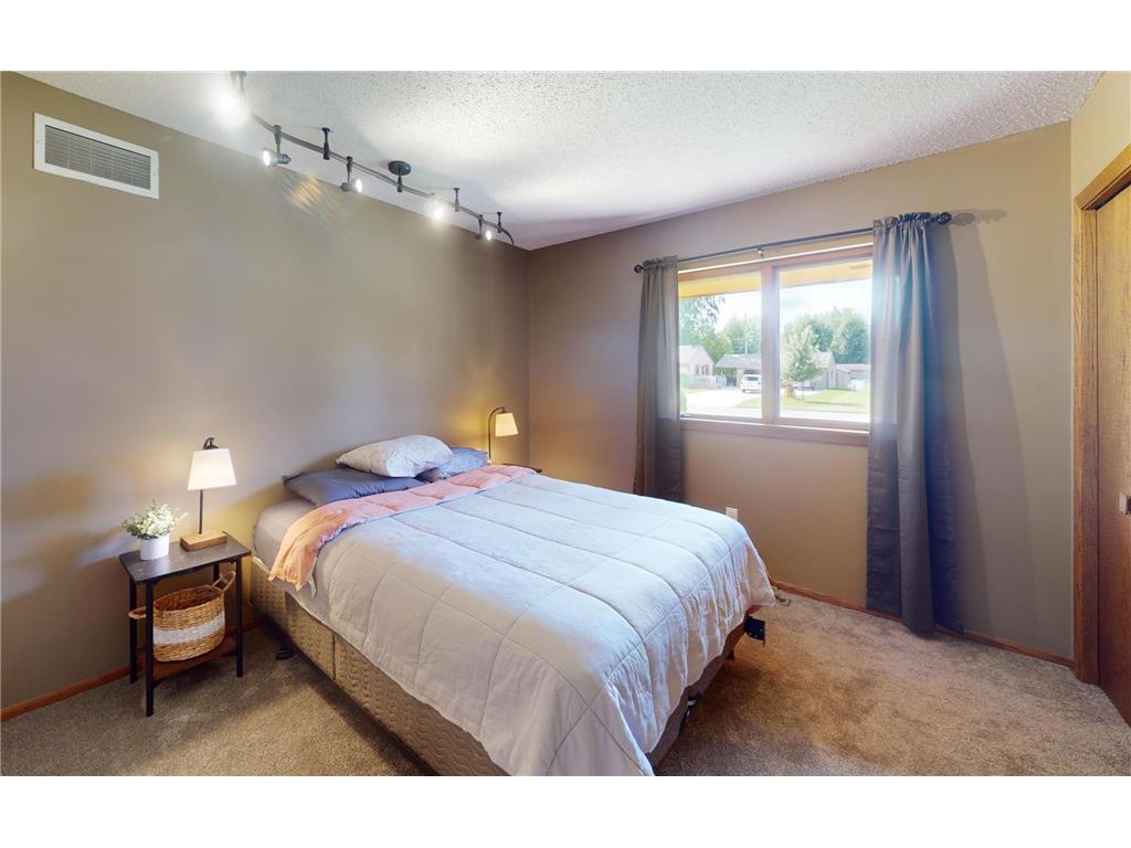 2404 8th Avenue SW Austin MN 55912 6776090 image36