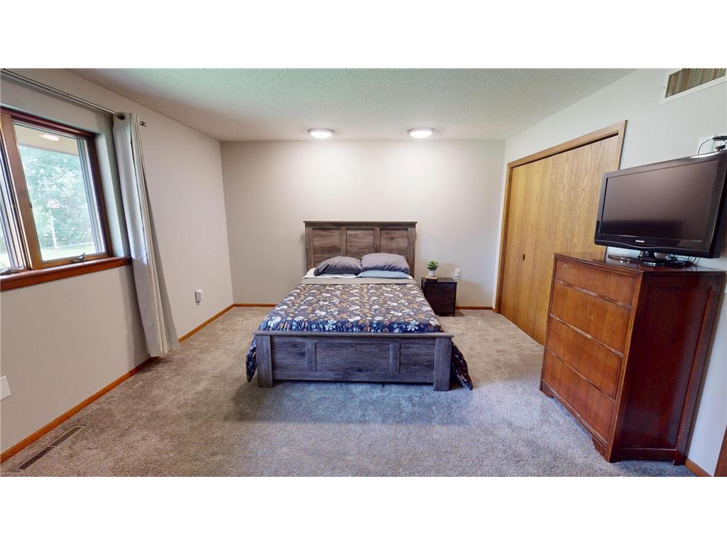 2404 8th Avenue SW Austin MN 55912 6776090 image41