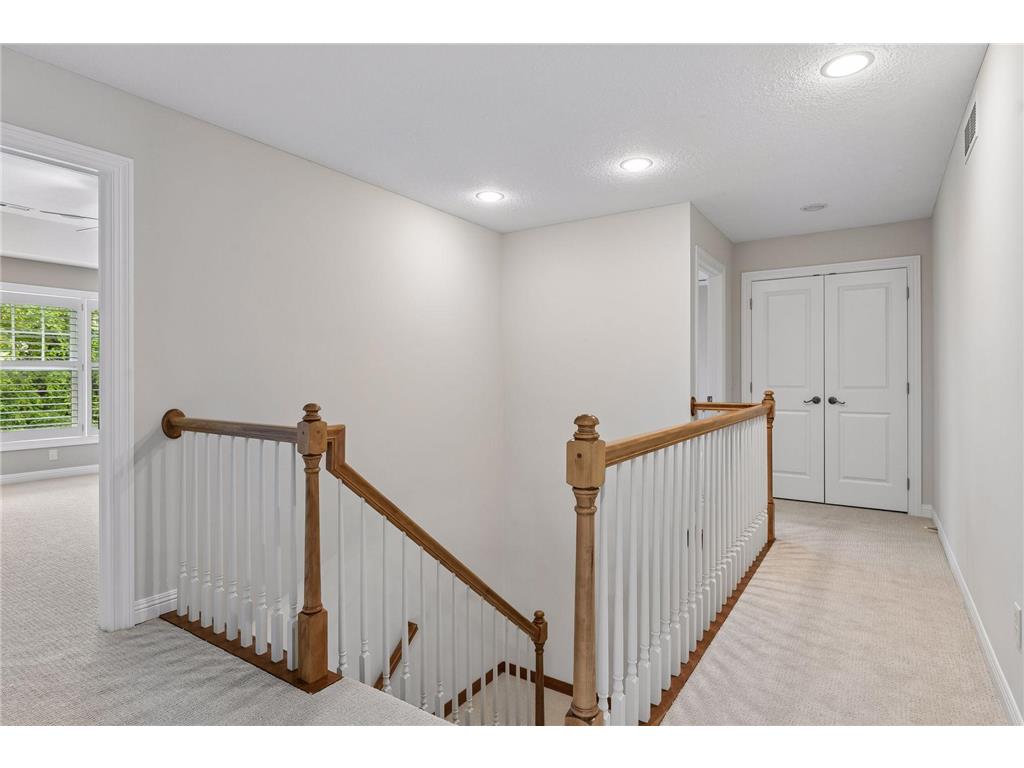 2404 Fieldstone Curve Woodbury MN 55129 7099487 image30