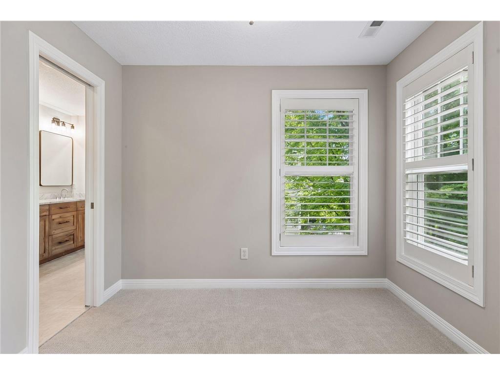 2404 Fieldstone Curve Woodbury MN 55129 7099487 image34