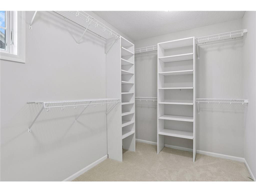 2404 Fieldstone Curve Woodbury MN 55129 7099487 image38