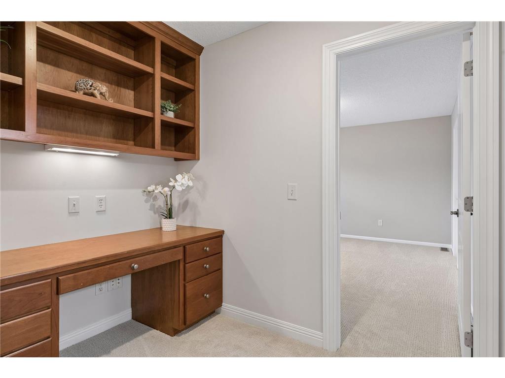 2404 Fieldstone Curve Woodbury MN 55129 7099487 image39