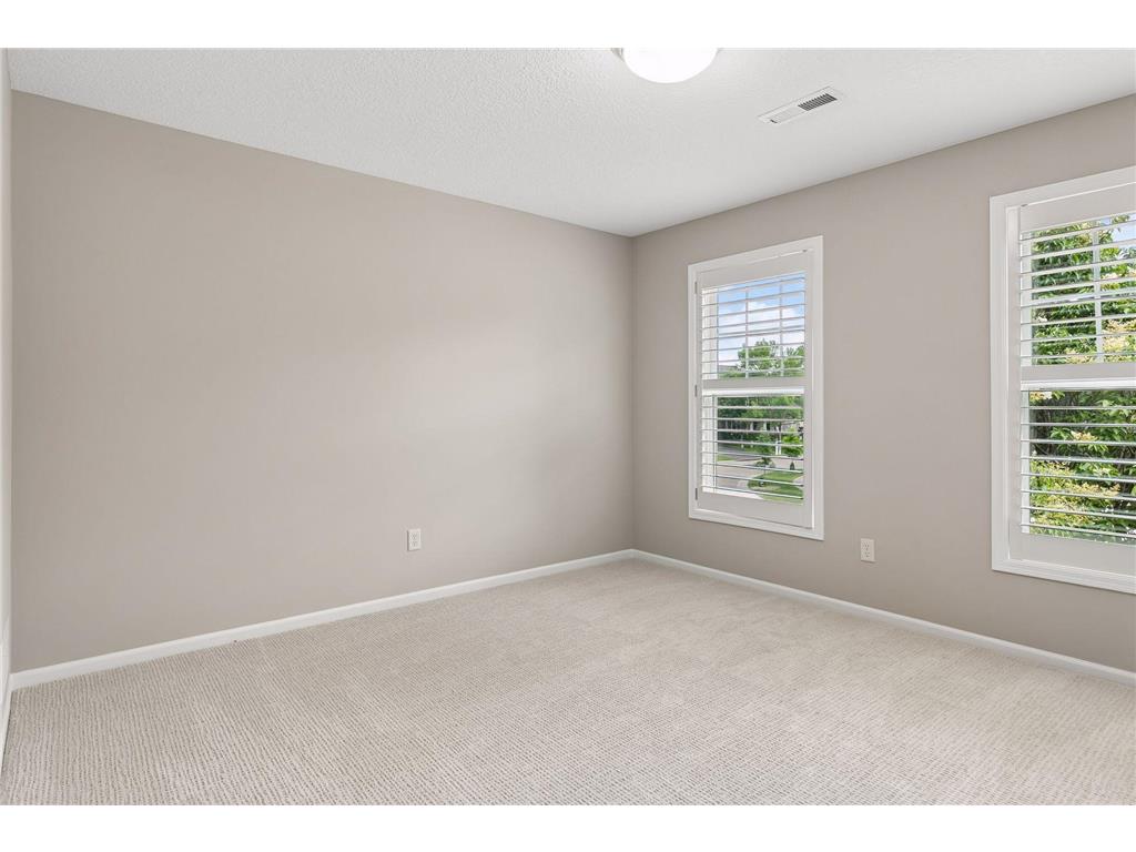 2404 Fieldstone Curve Woodbury MN 55129 7099487 image42