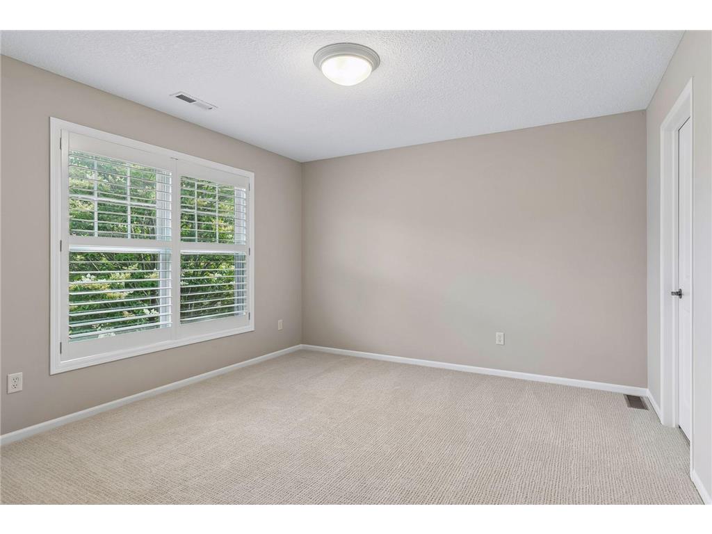 2404 Fieldstone Curve Woodbury MN 55129 7099487 image44