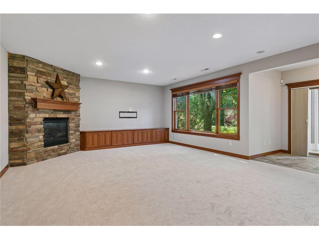 2404 Fieldstone Curve Woodbury MN 55129 7099487 image47