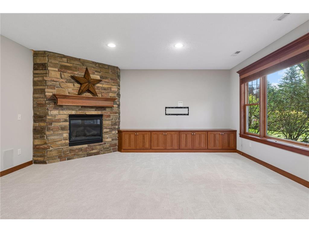 2404 Fieldstone Curve Woodbury MN 55129 7099487 image49