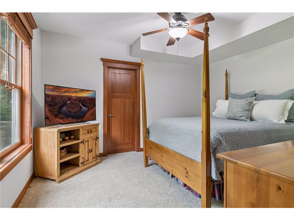 2404 Fieldstone Curve Woodbury MN 55129 7099487 image54