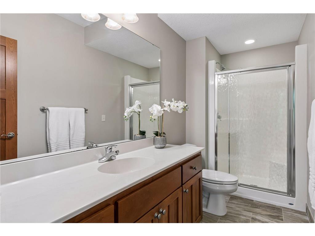 2404 Fieldstone Curve Woodbury MN 55129 7099487 image55