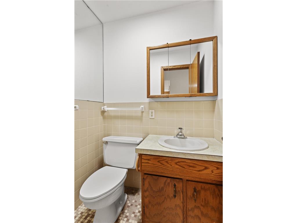 2404 Hayes Court Burnsville MN 55337 6825429 image11