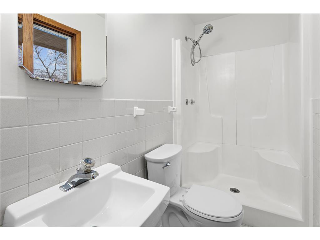 2404 Hayes Court Burnsville MN 55337 6825429 image16