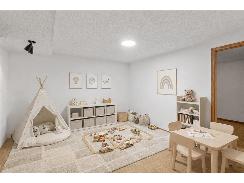 2404 Hayes Court Burnsville MN 55337 6825429 image20