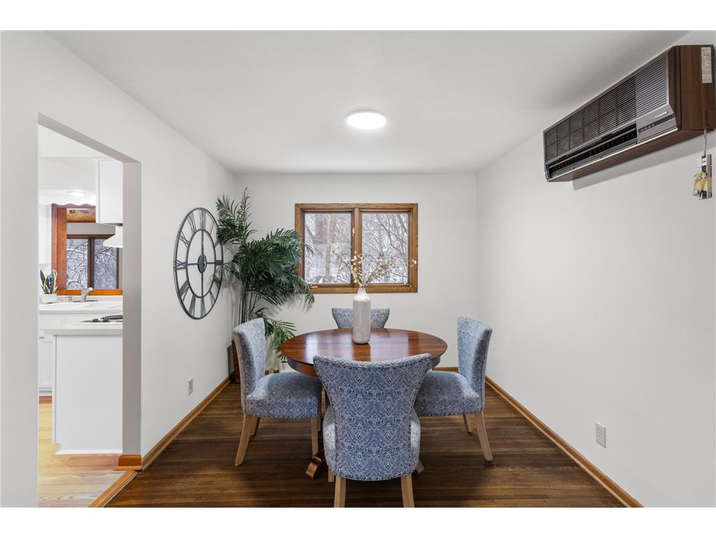 2404 Hayes Court Burnsville MN 55337 6825429 image4