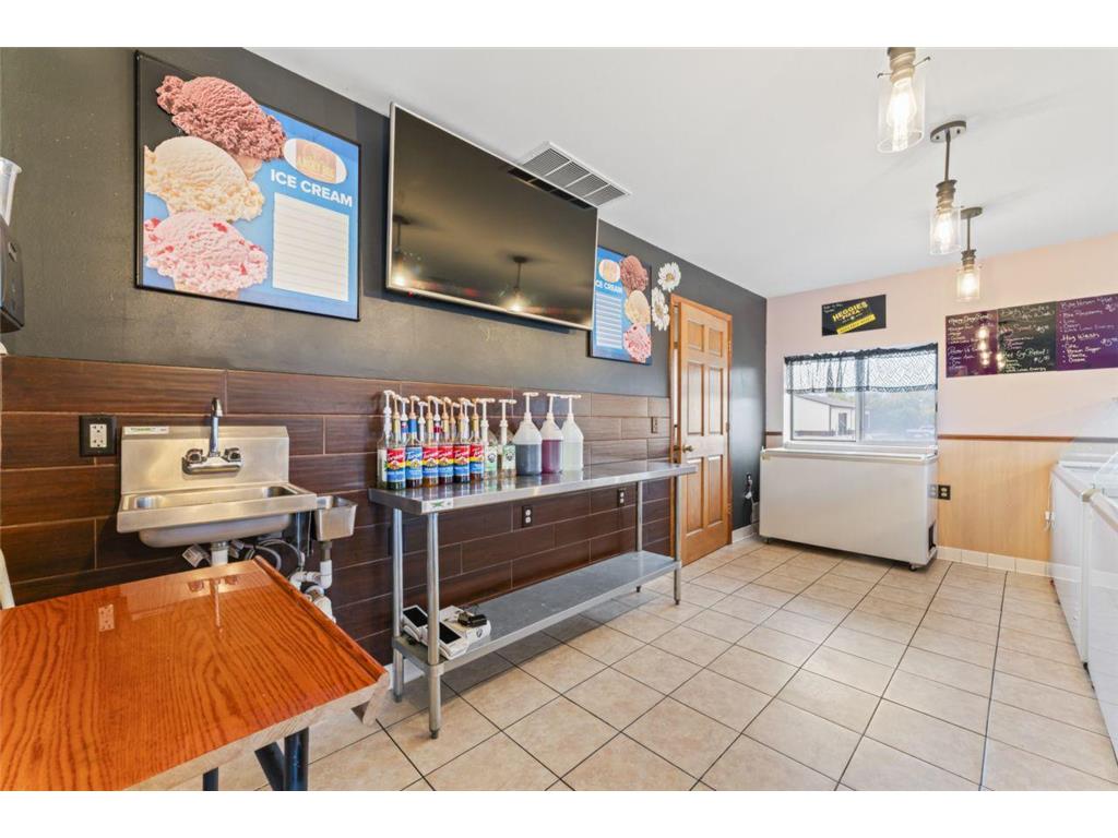 2405 4th Street NW Austin MN 55912 6802190 image37