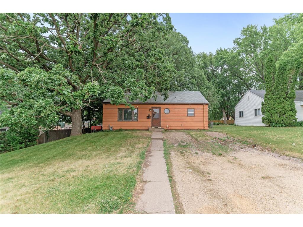 2405 Holloway Avenue E North Saint Paul MN 55109 6379505 image1