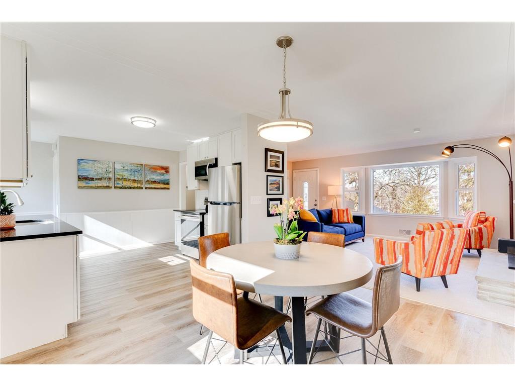 2405 Oakwood Drive Burnsville MN 55306 6472878 image1