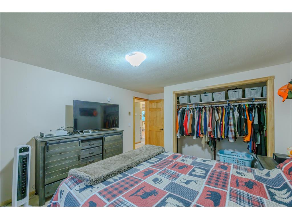 24058 County 2 Bear Creek Twp MN 56676 7069440 image10
