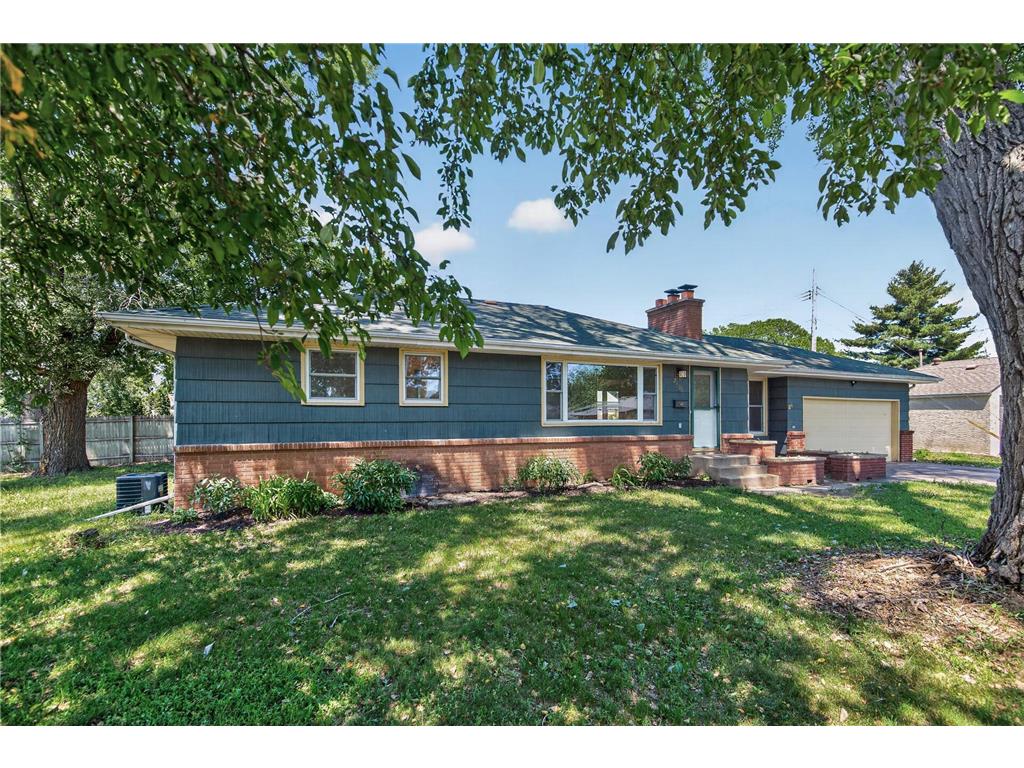 2406 Ericon Drive Brooklyn Center MN 55430 7089220 image1