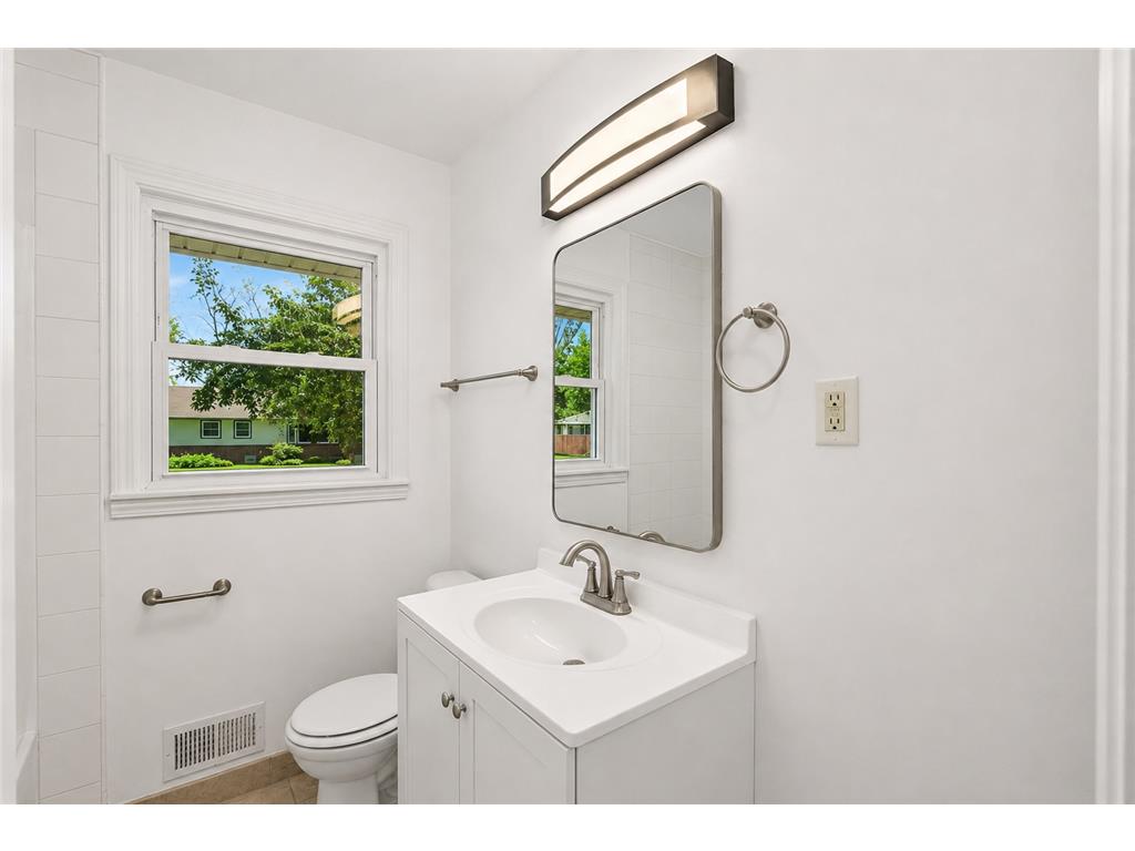 2406 Ericon Drive Brooklyn Center MN 55430 7089220 image13