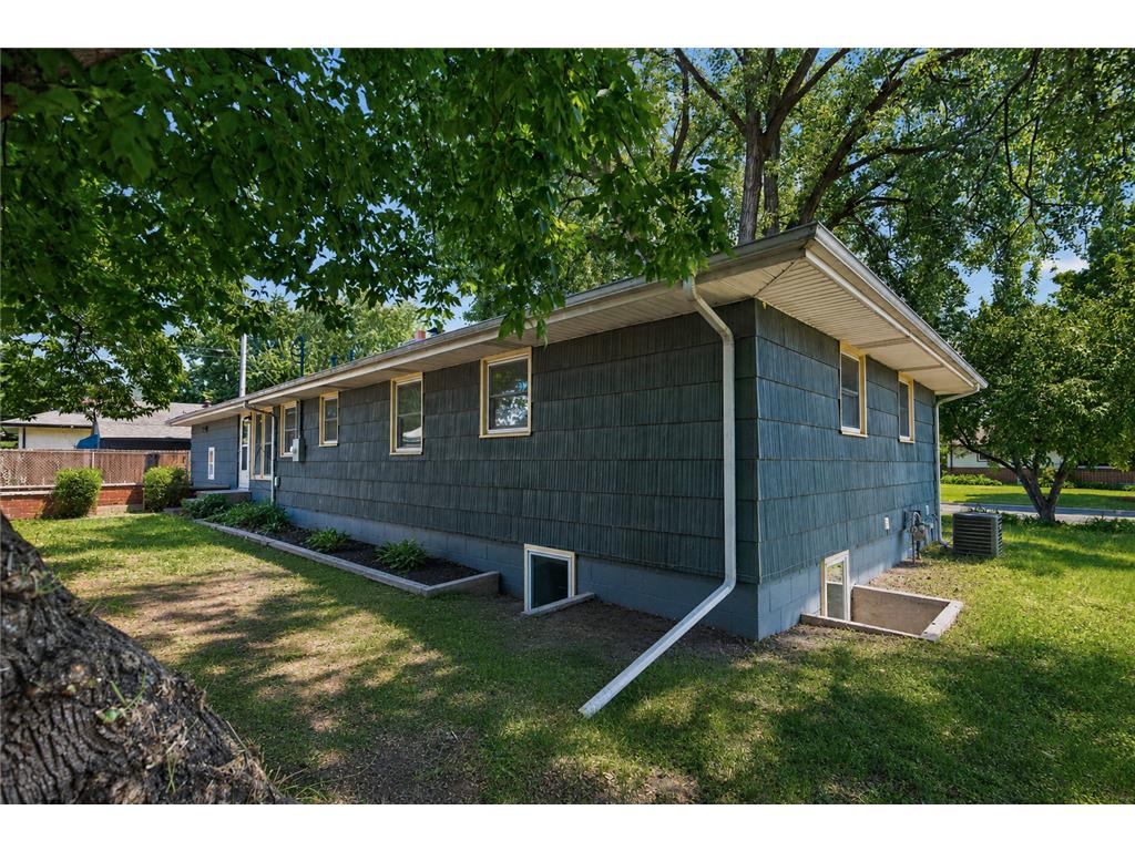 2406 Ericon Drive Brooklyn Center MN 55430 7089220 image21