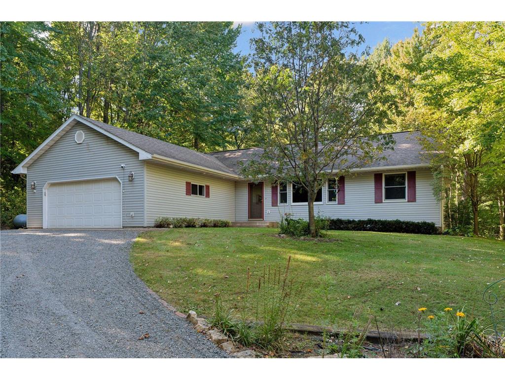 2408 Cherry Drive East Farmington WI 54020 6609267 image1