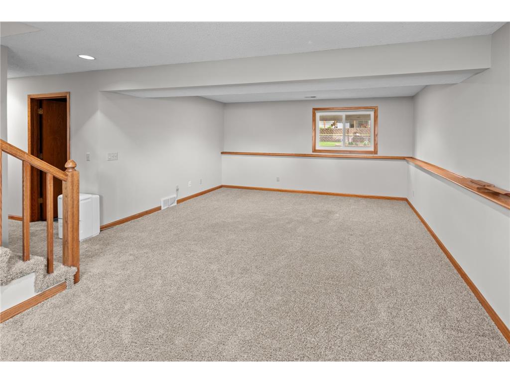 2408 Crestmount Lane Burnsville MN 55306 7077877 image12