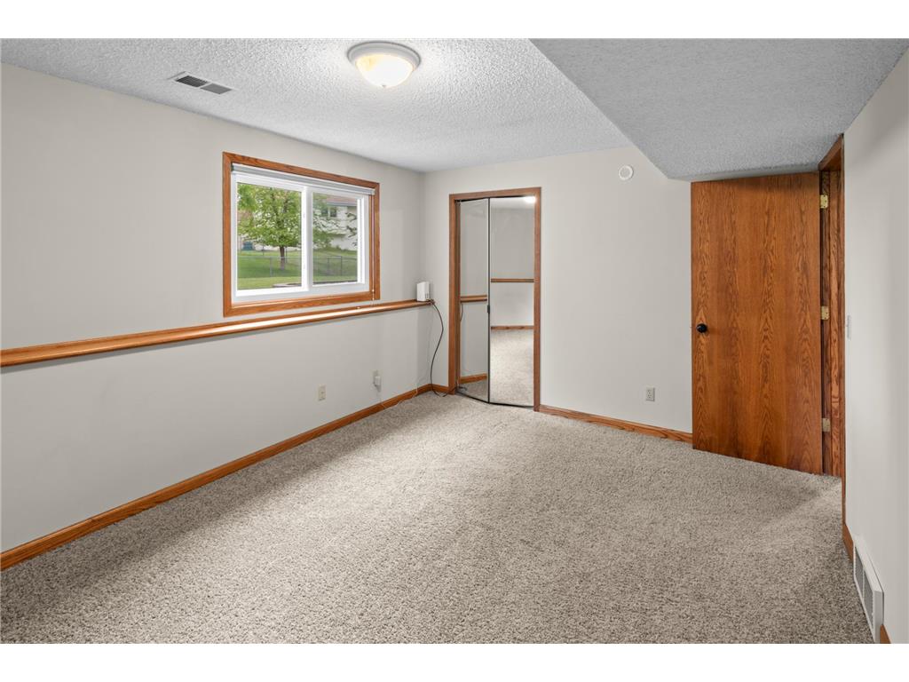 2408 Crestmount Lane Burnsville MN 55306 7077877 image13