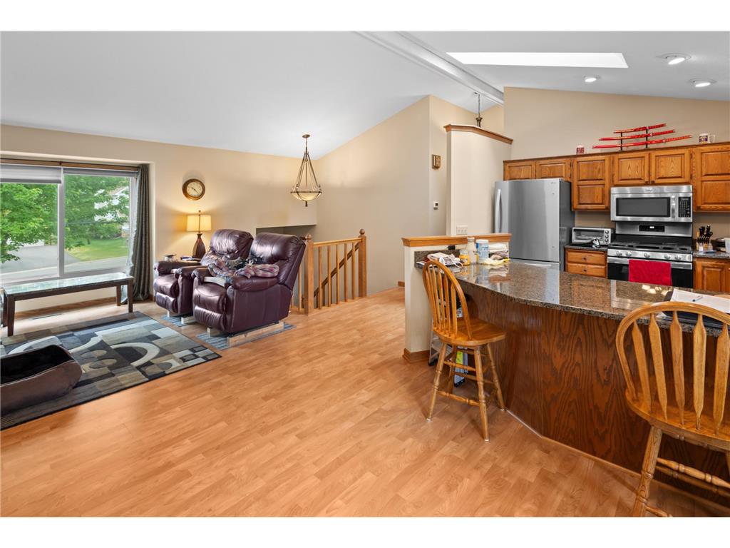 2408 Crestmount Lane Burnsville MN 55306 7077877 image5