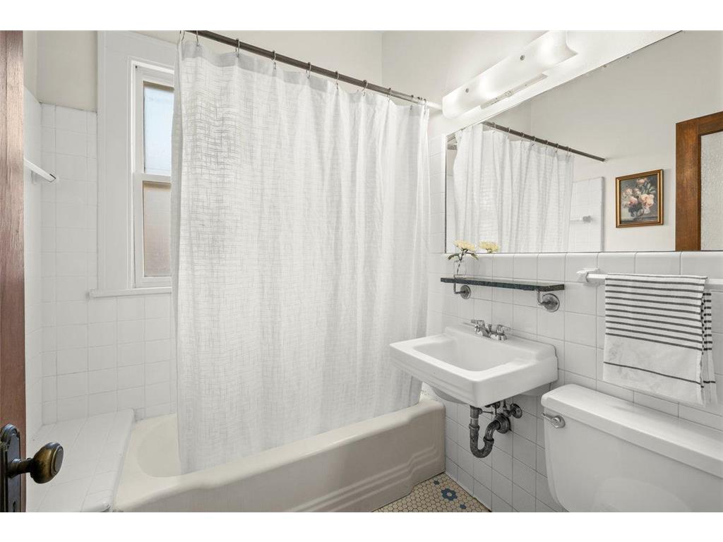2408 Fremont Avenue S Minneapolis MN 55405 7059751 image22