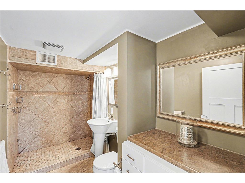 2409 Gilbert Lane South Saint Paul MN 55075 7066121 image11