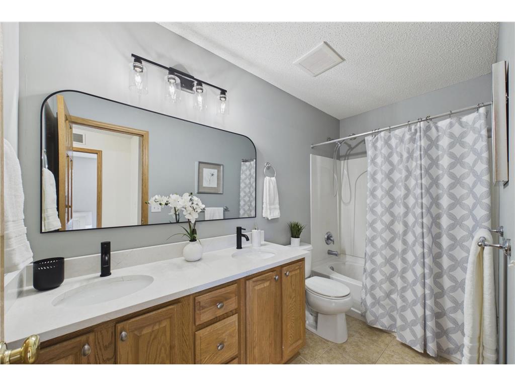 2409 Golf Drive Woodbury MN 55129 7086508 image30