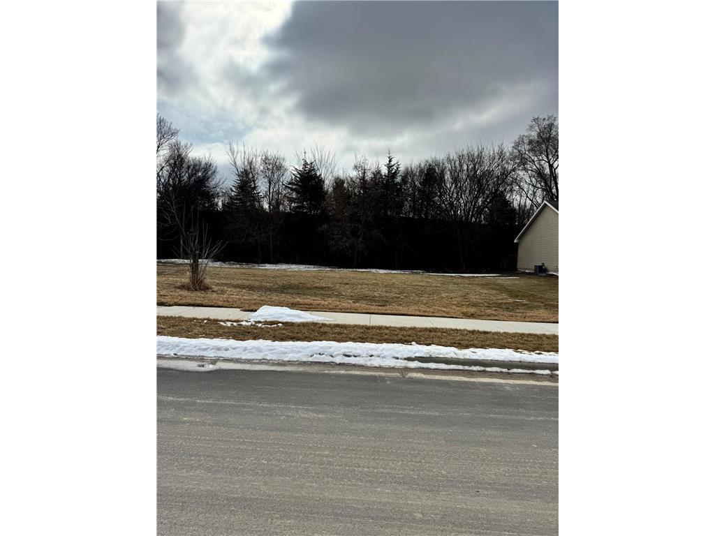 2409 Lake Avenue New Ulm MN 56073 7030683 image1