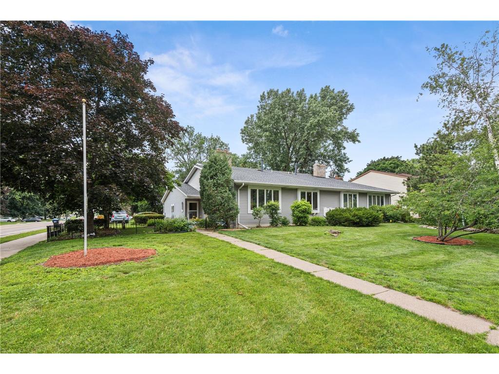 2409 Oxford Street N Roseville MN 55113 6546850 image1
