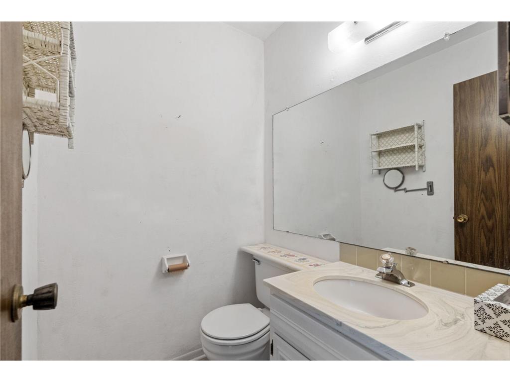 2409 Unity Avenue N Golden Valley MN 55422 7056874 image16