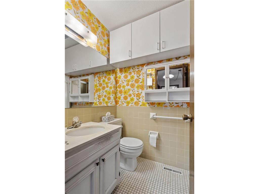 2409 Unity Avenue N Golden Valley MN 55422 7056874 image21