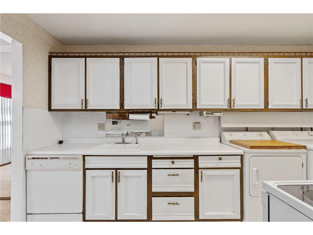 2409 Unity Avenue N Golden Valley MN 55422 7056874 image8