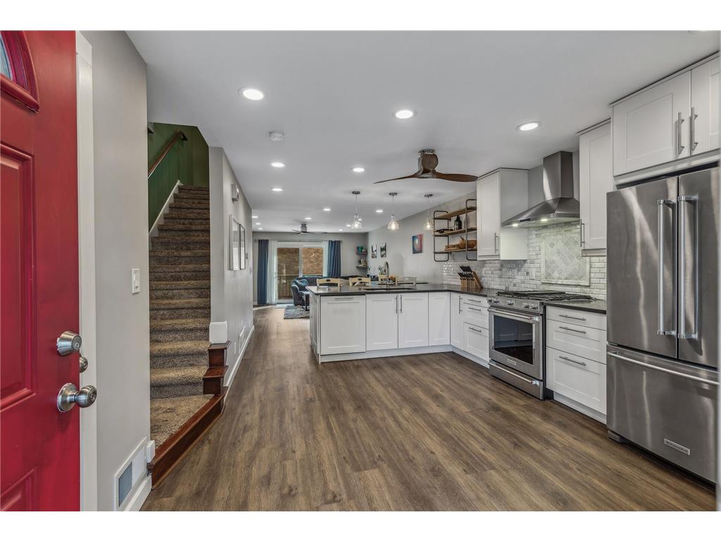 241 22nd Avenue S #9 South Saint Paul MN 55075 6624157 image1