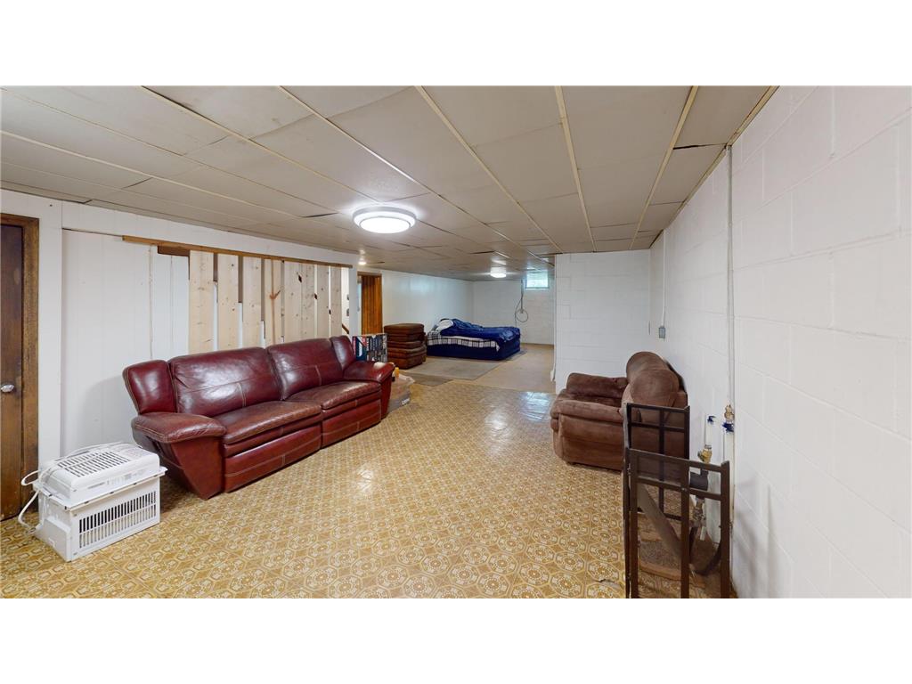 241 5th Street SE Glenville MN 56036 7072406 image18