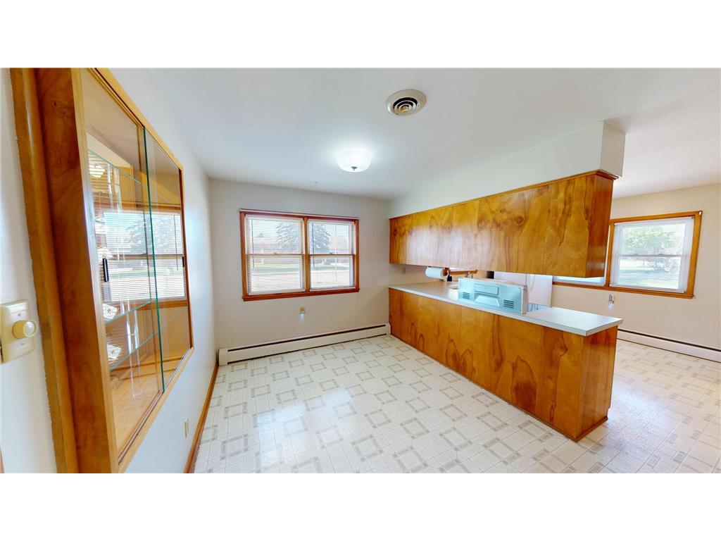 241 5th Street SE Glenville MN 56036 7072406 image4