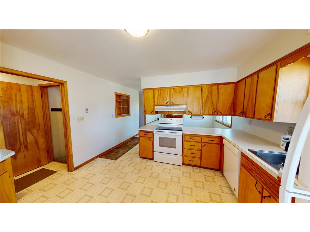 241 5th Street SE Glenville MN 56036 7072406 image6