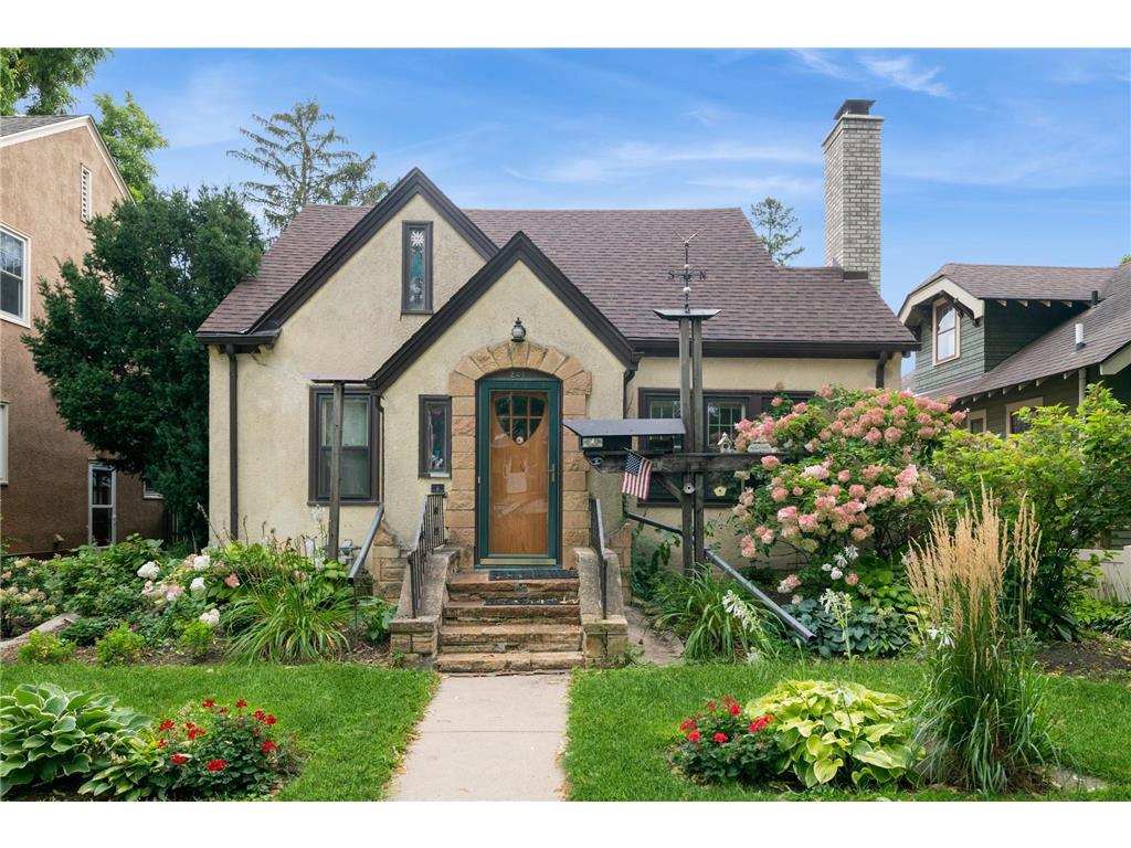 241 Queen Avenue S Minneapolis MN 55405 6725201 image1