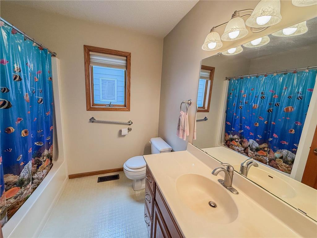 2411 Kenwood Drive SW Willmar MN 56201 7074743 image15