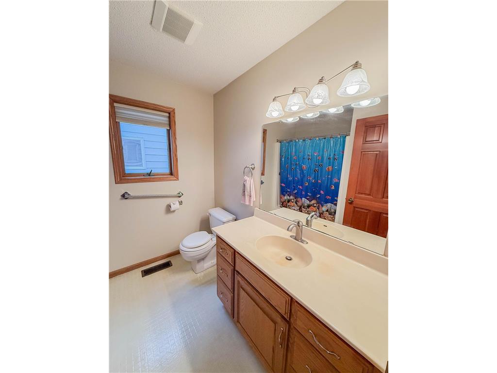 2411 Kenwood Drive SW Willmar MN 56201 7074743 image16