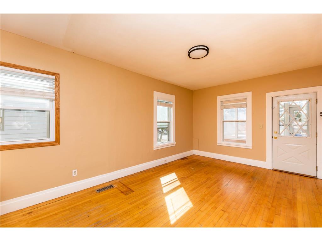 2411 Madison Street NE Minneapolis MN 55418 7040880 image18