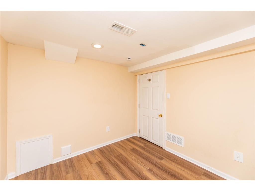 2411 Madison Street NE Minneapolis MN 55418 7040880 image23