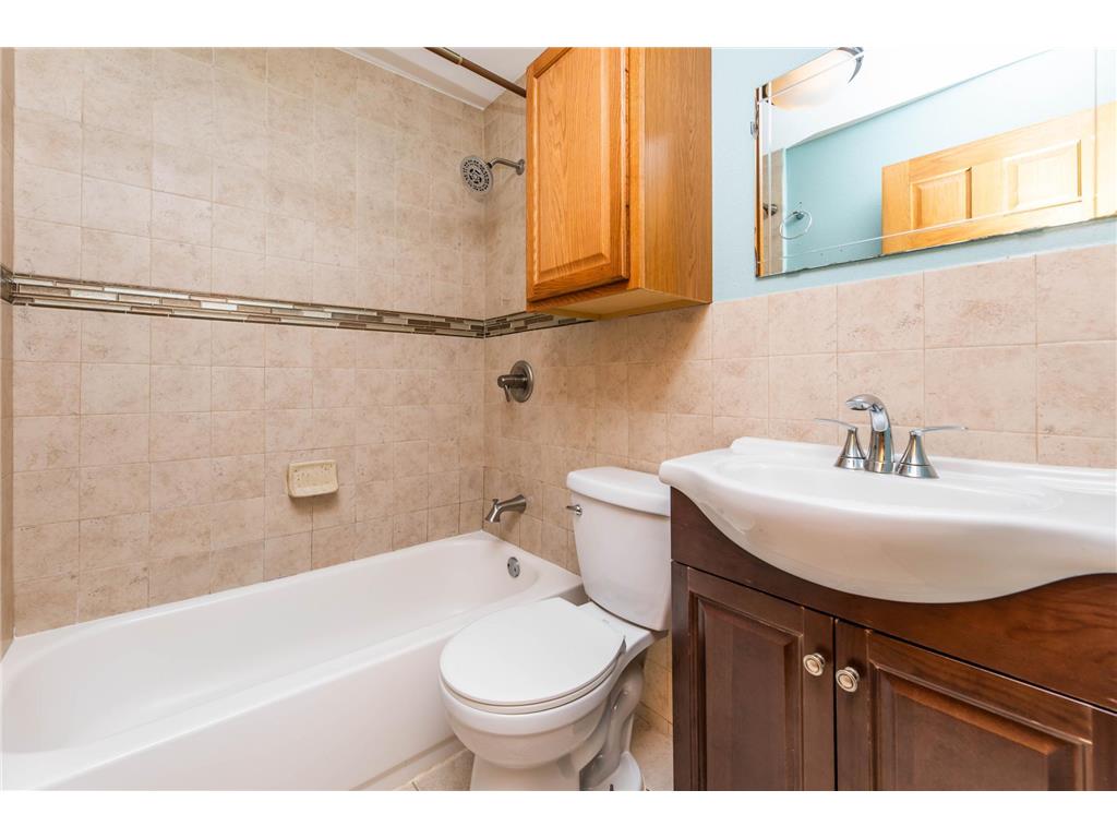 2411 Madison Street NE Minneapolis MN 55418 7040880 image27