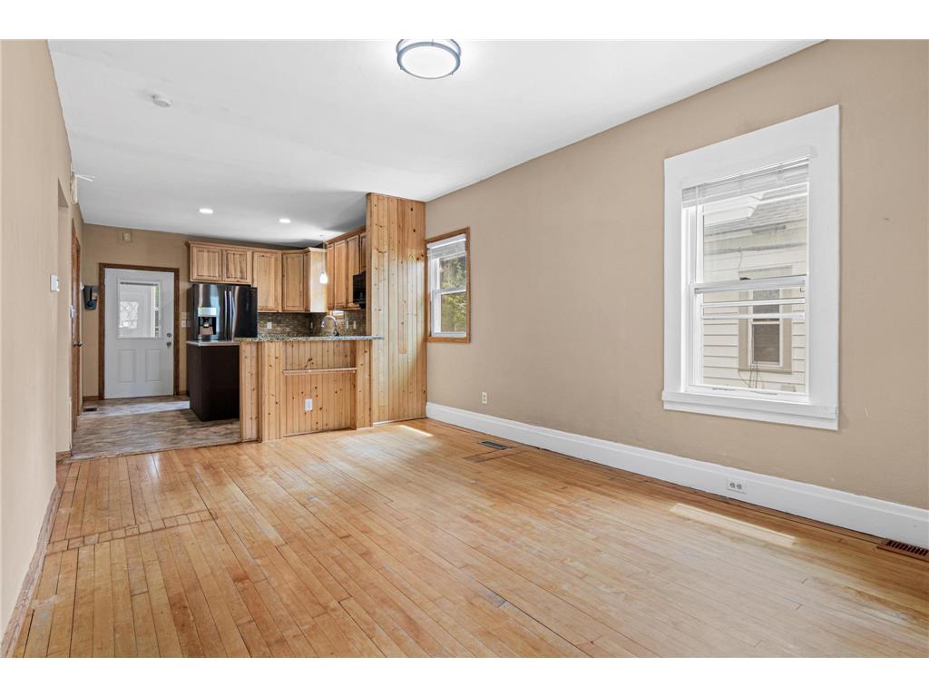 2411 Madison Street NE Minneapolis MN 55418 7077669 image9