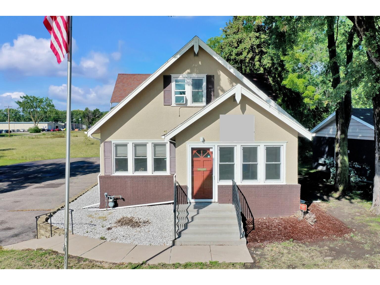 2411 Maplewood Drive, Maplewood, MN 55109 MLS 5647381 Edina Realty