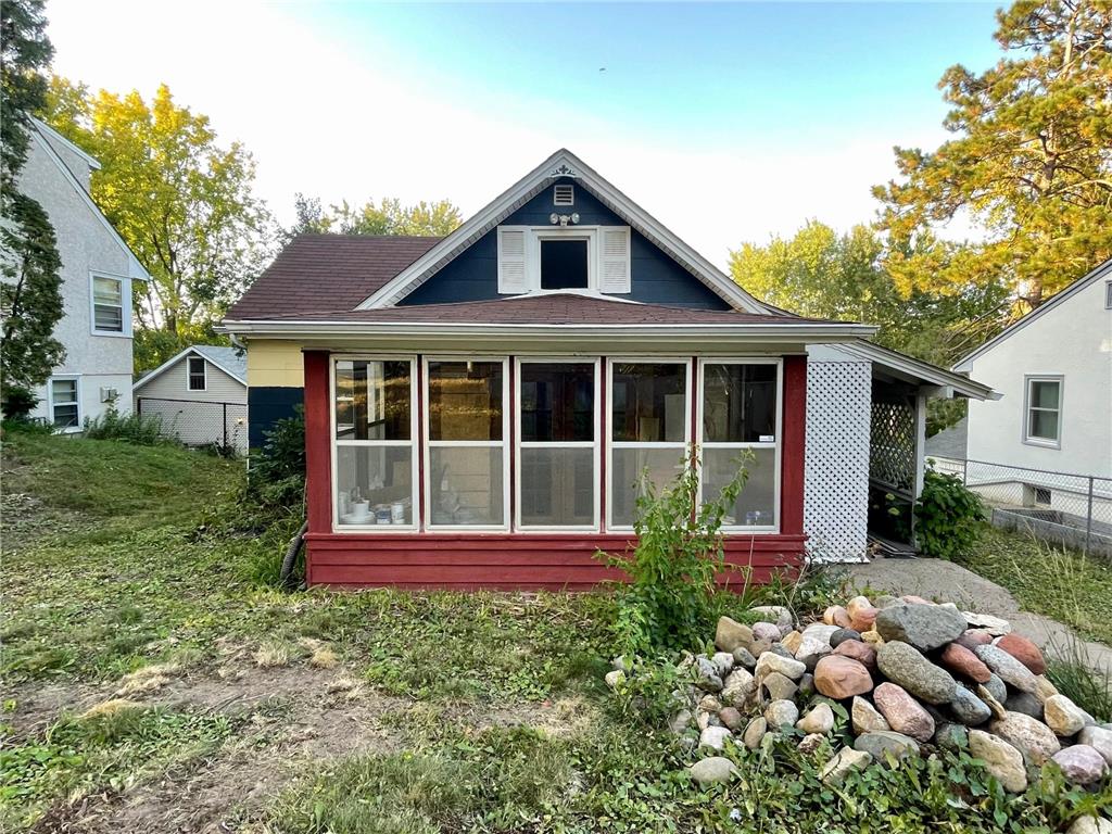 2411 South Avenue E North Saint Paul MN 55109 6436573 image1